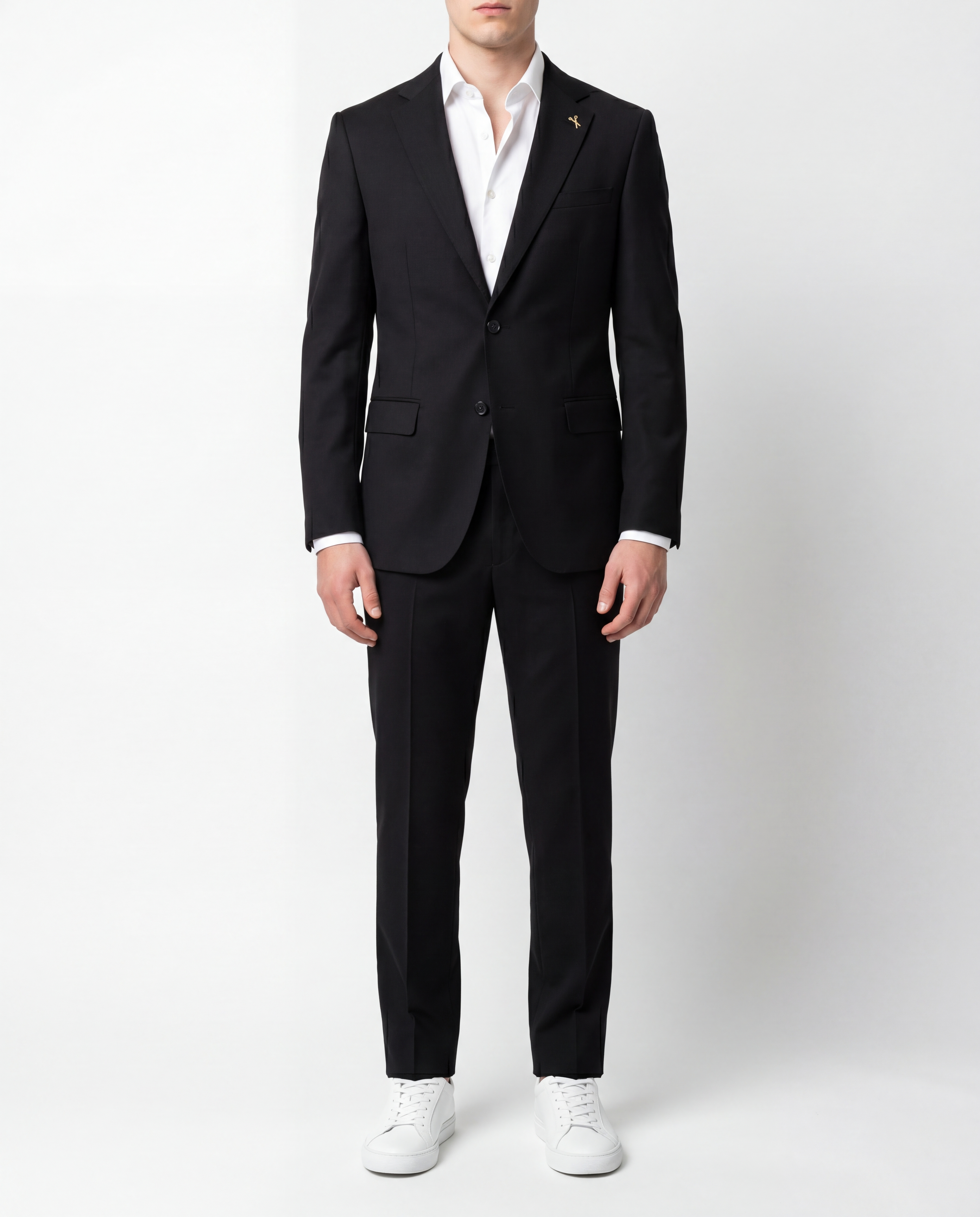 BLACK ESSENTIAL SUIT
