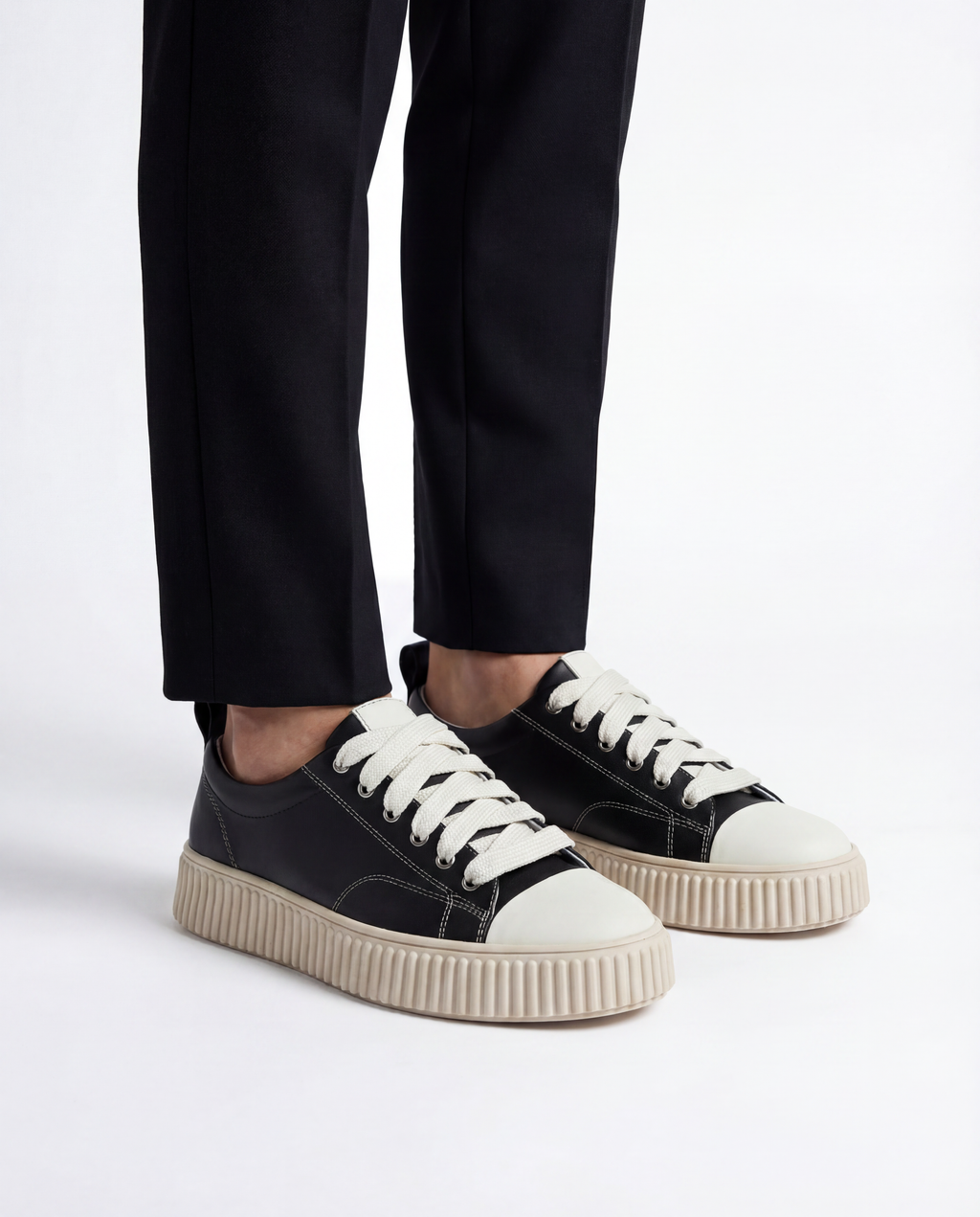 BLACK CAP PLATFORM SNEAKERS