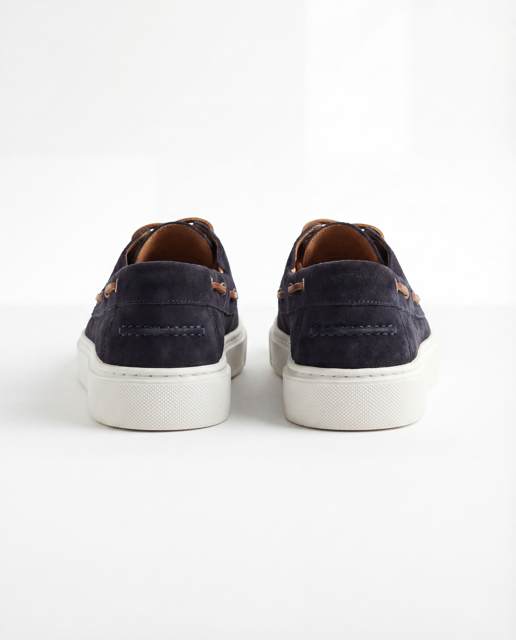 NAVY DOCK SNEAKERS
