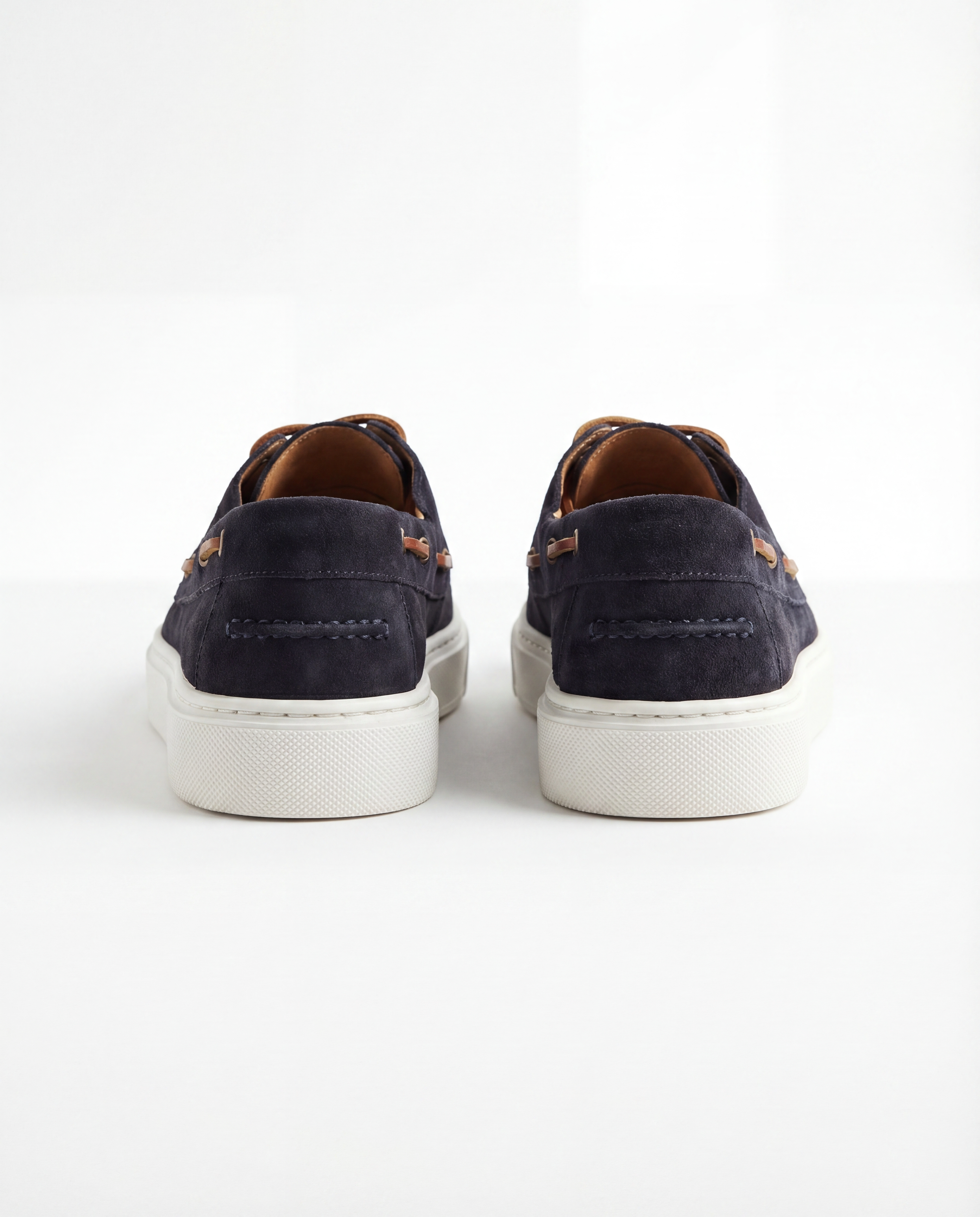 NAVY DOCK SNEAKERS