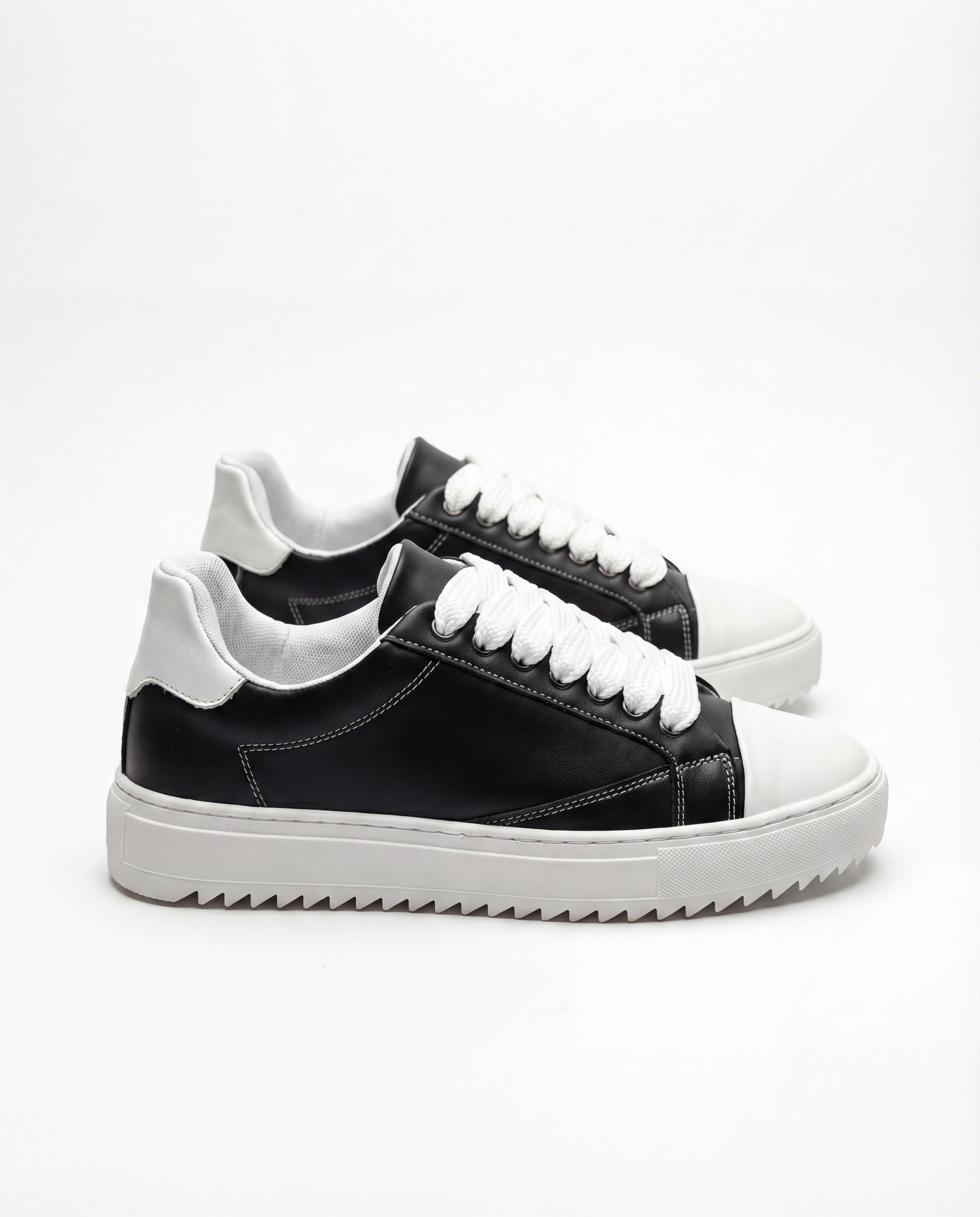 BLACK & WHITE CAP LUG SNEAKERS