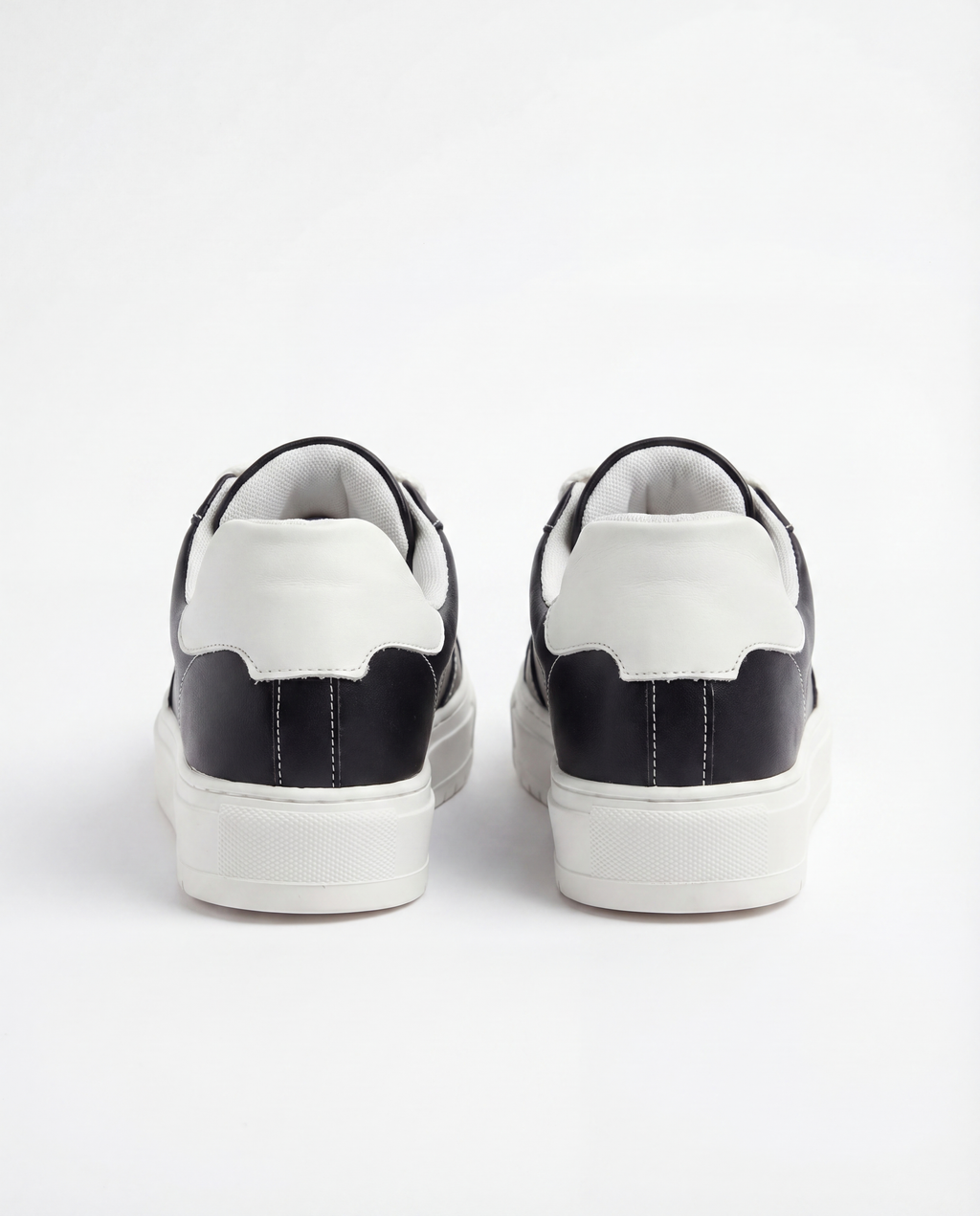 BLACK & WHITE CAP LUG SNEAKERS