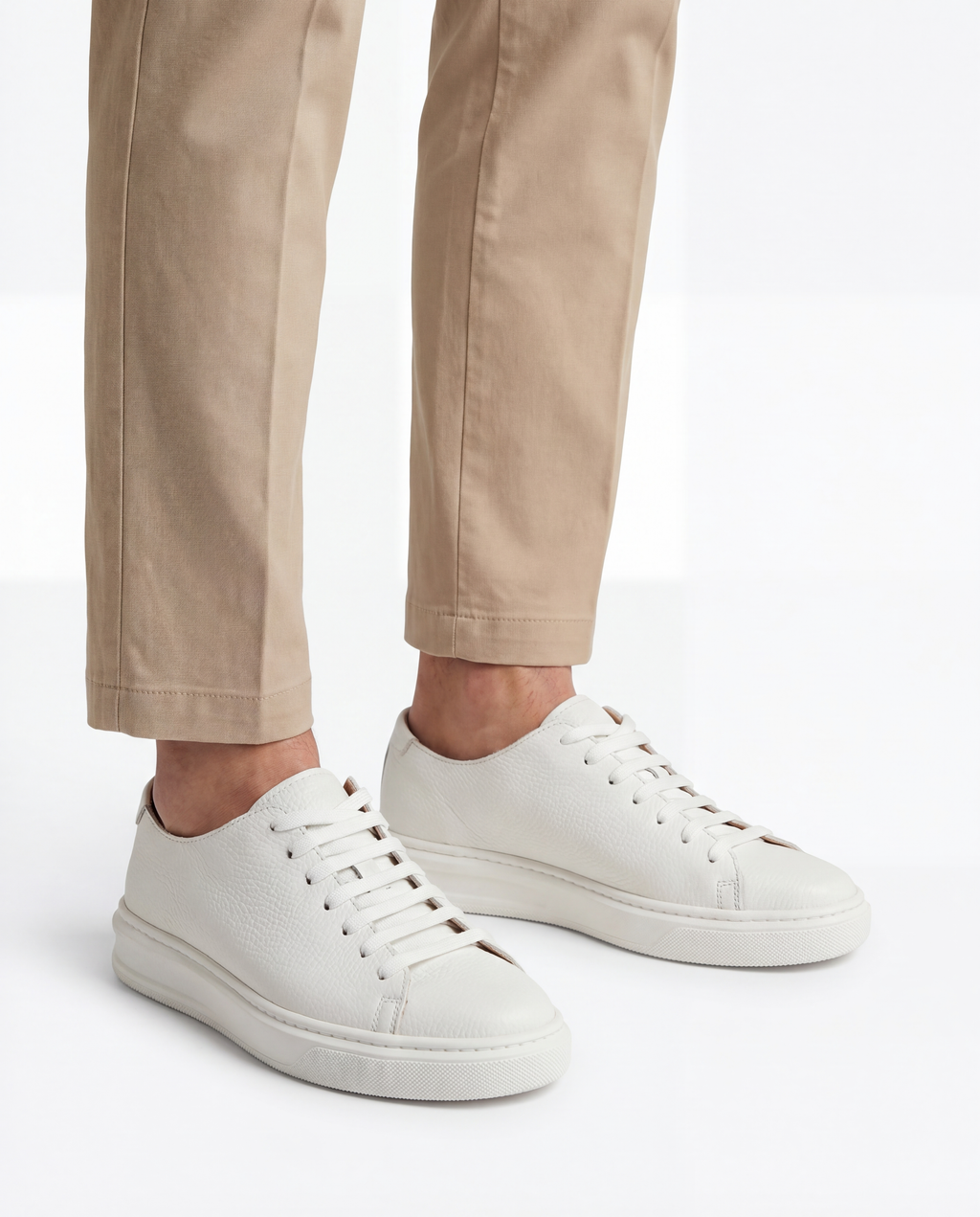 TOTAL WHITE GRAIN SNEAKERS