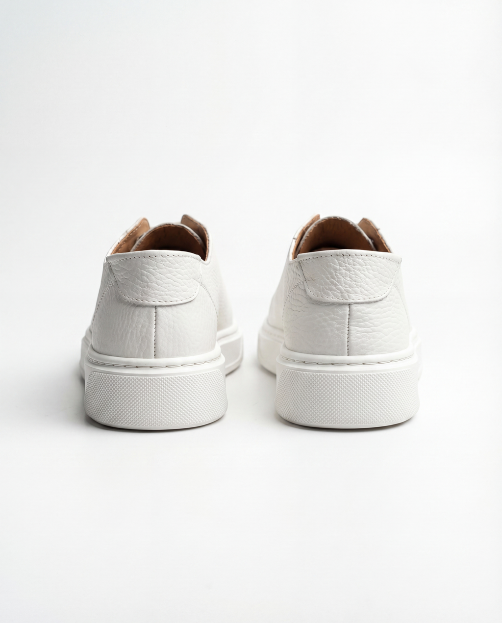 TOTAL WHITE GRAIN SNEAKERS