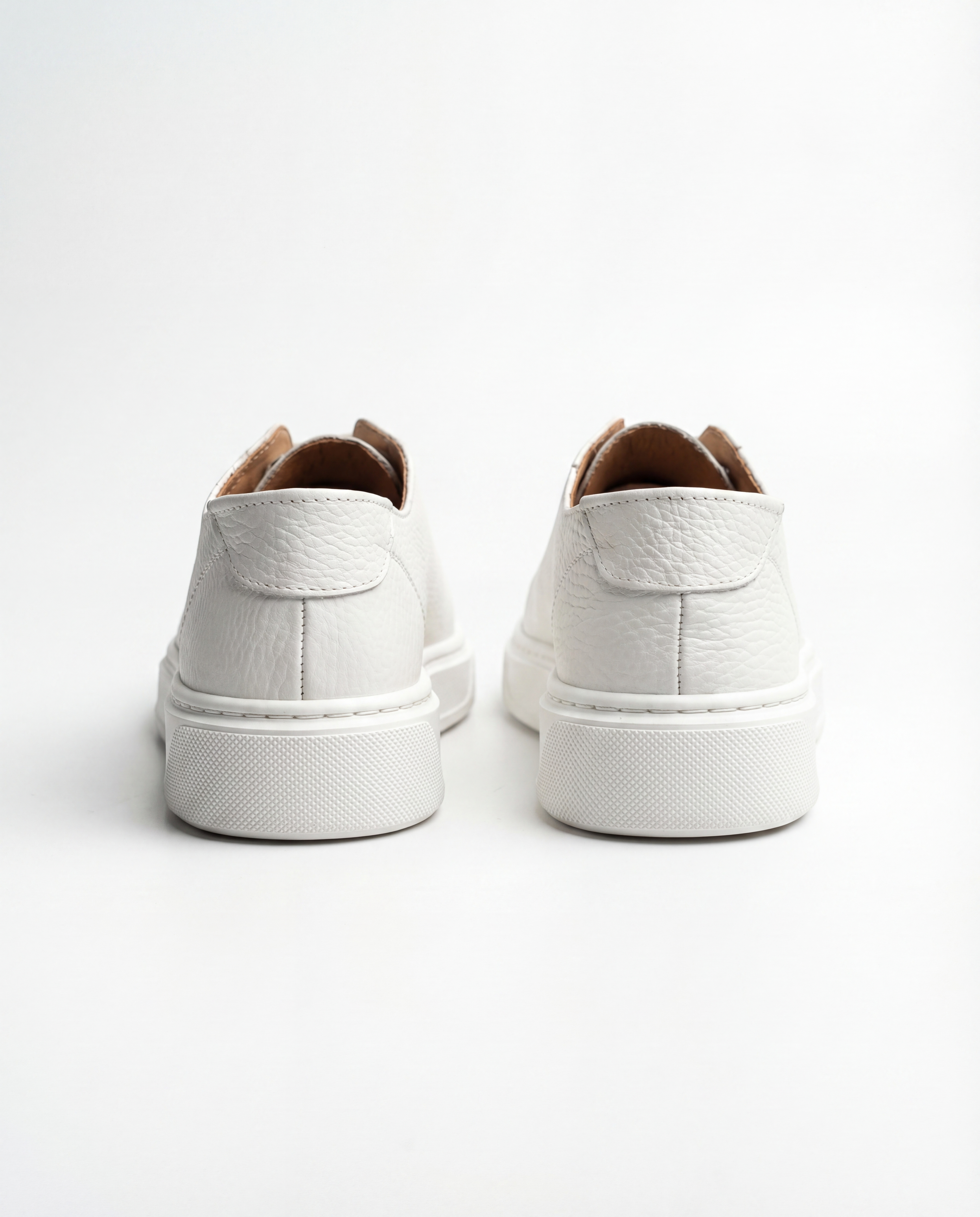 TOTAL WHITE GRAIN SNEAKERS